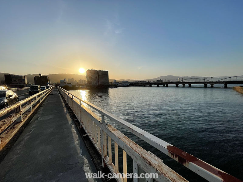 瀬戸川大橋から見る夕日