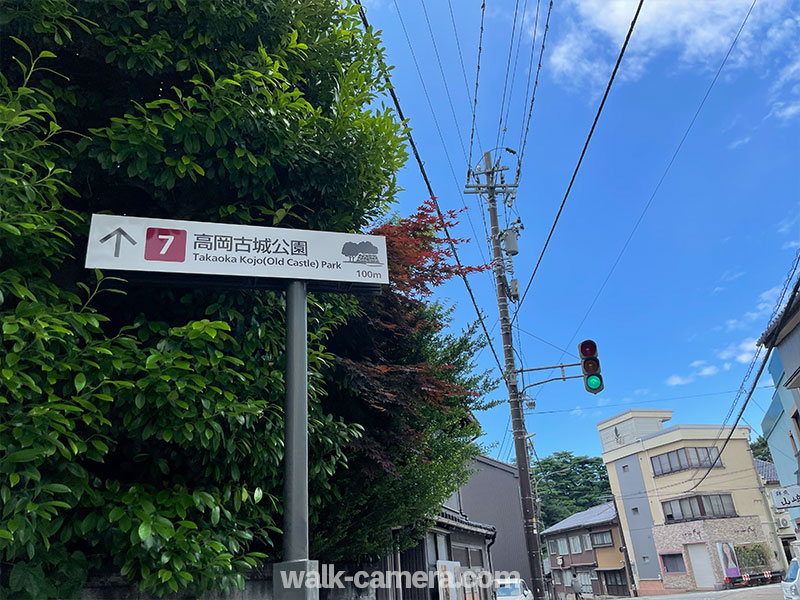 高岡大仏から高岡古城公園への道のり