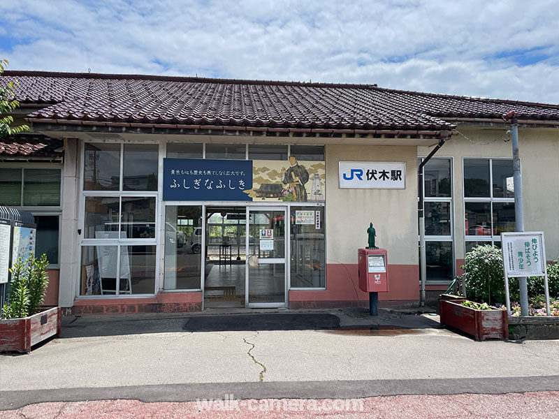 高岡市　伏木駅