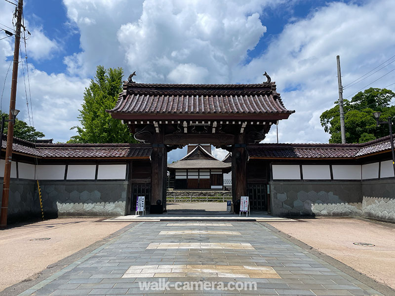 勝興寺　総門