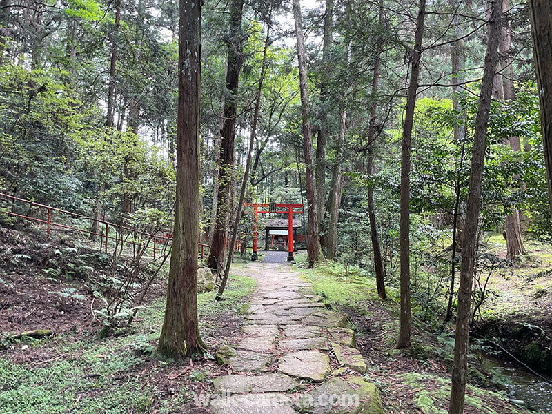 石山寺　八大龍王社