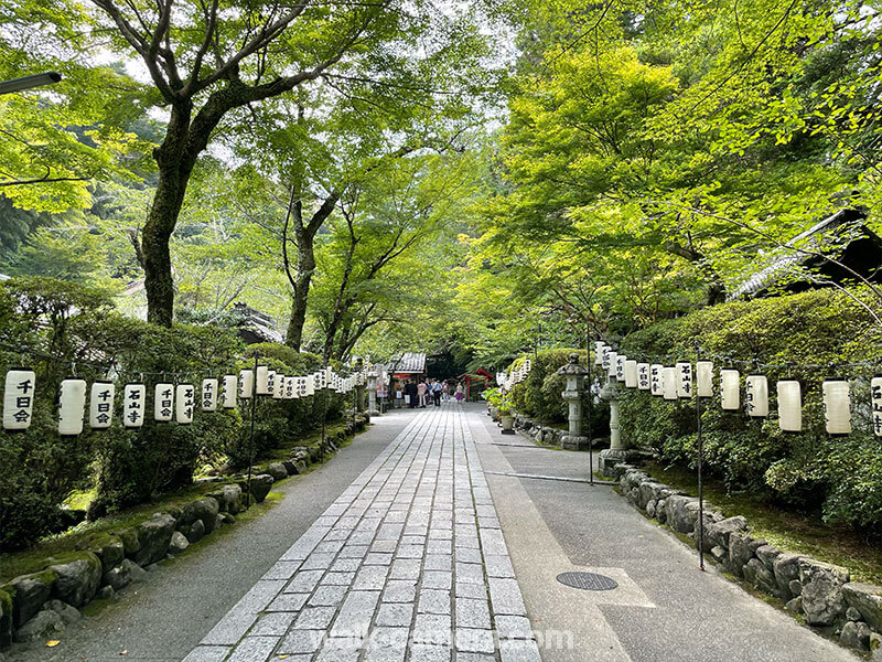 石山寺　境内　入口