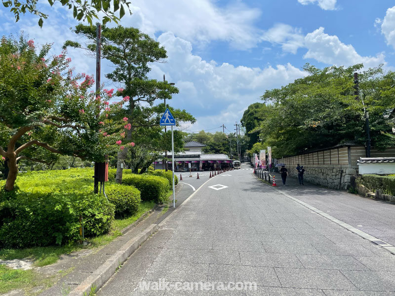 バス停「石山寺山門前」から石山寺への徒歩の道のり