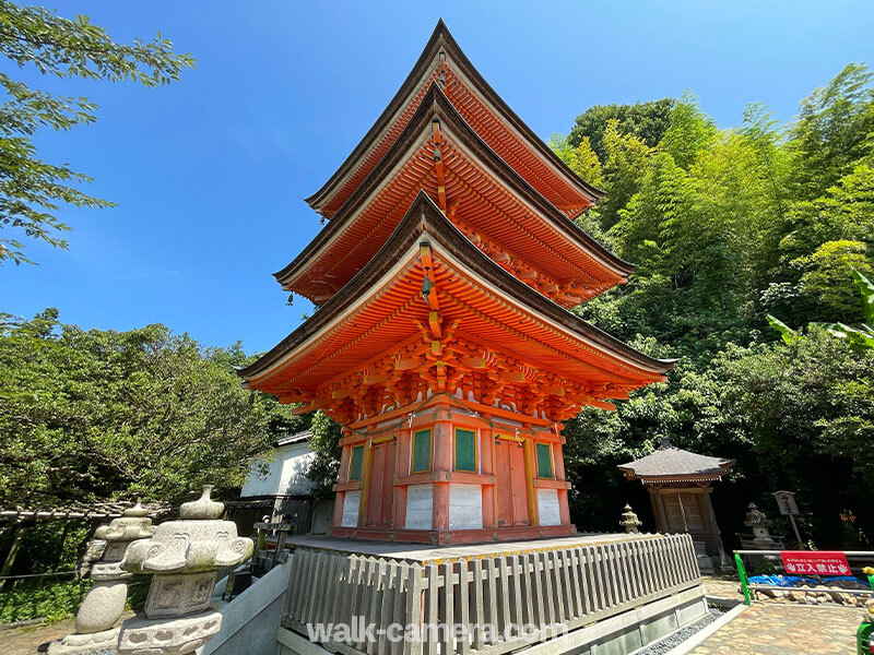 竹生島　宝厳寺　三重塔