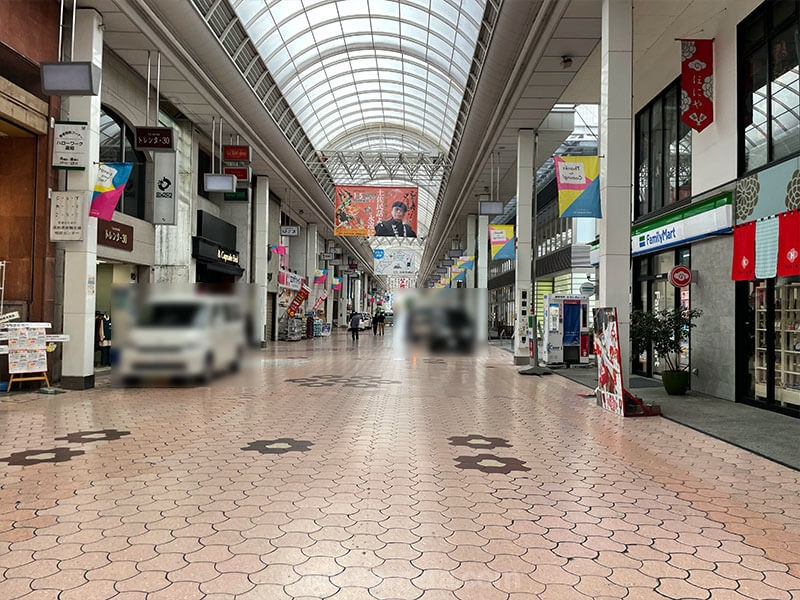 帯屋町商店街から高知城への徒歩での道のり