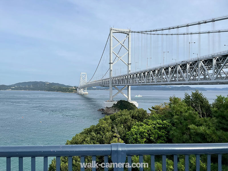 鳴門公園 千畳敷展望台から見る大鳴門橋