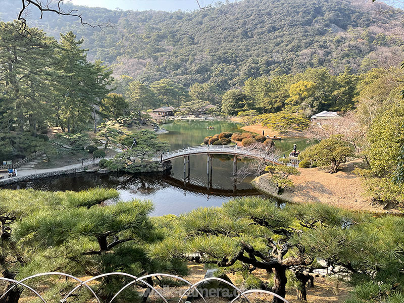 栗林公園 飛来峰から見る景色