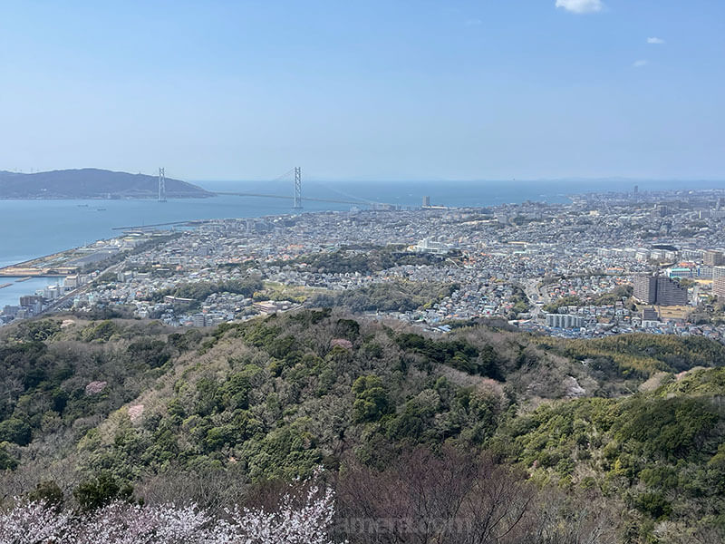須磨浦山上遊園　須磨浦回転展望閣から見る明石海峡大橋