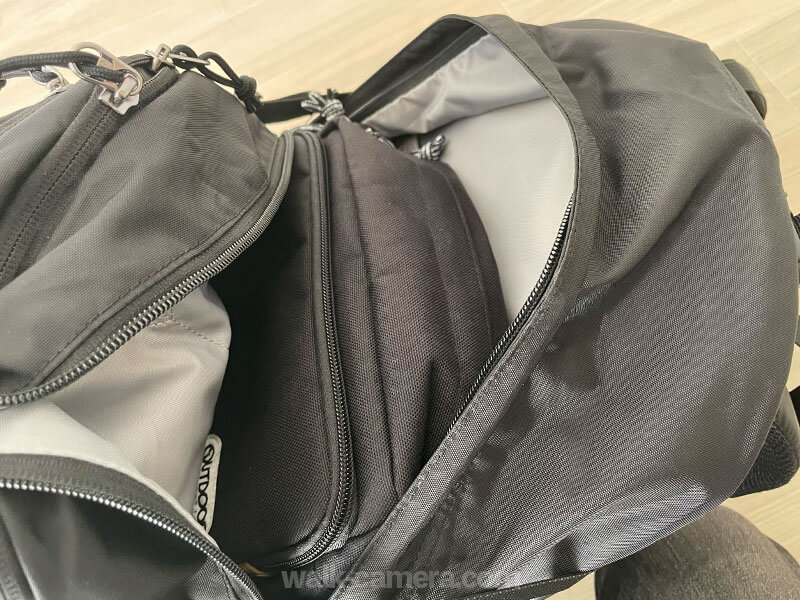 OUTDOOR PRODUCTS カメラショルダーバッグ03 2.5L バックパックに収納