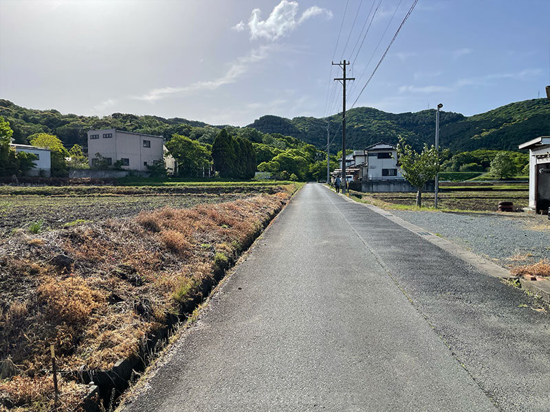 バス停から葦毛湿原への道のり