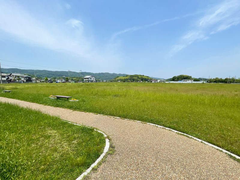 中宮寺跡歴史公園 ベンチ