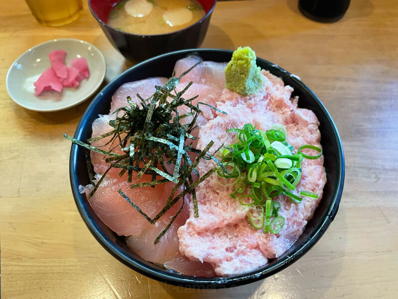 紀伊勝浦駅 マグロ丼