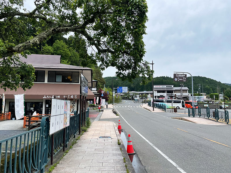 バス停『奥の院前』近くの飲食店やレストラン