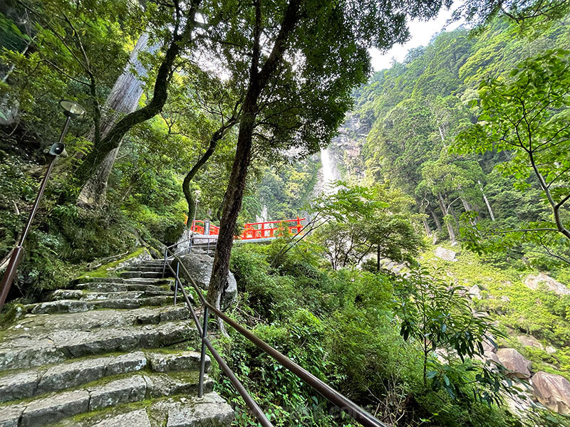那智の滝（飛瀧神社）拝所へ続く石段