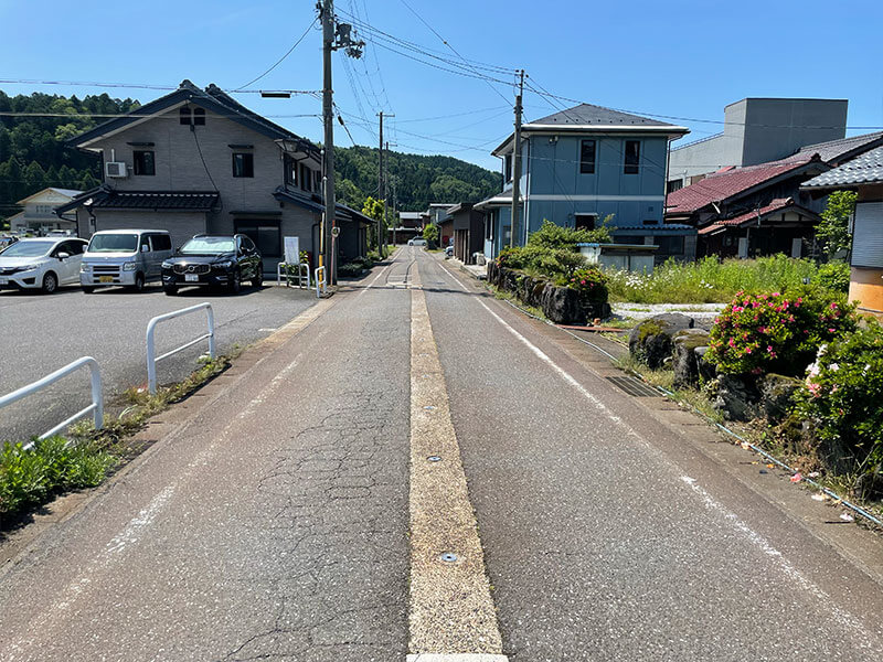 余呉湖に向かう