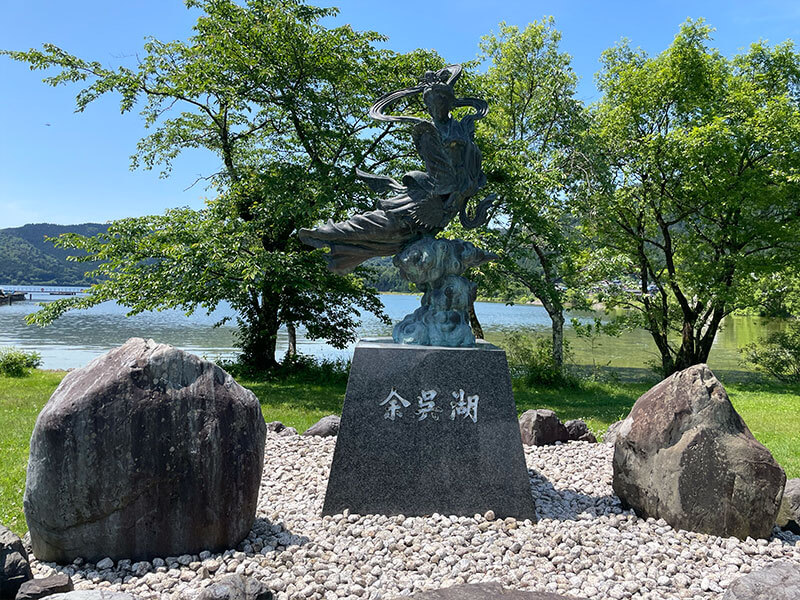 余呉湖ビジターセンター 羽衣天女像
