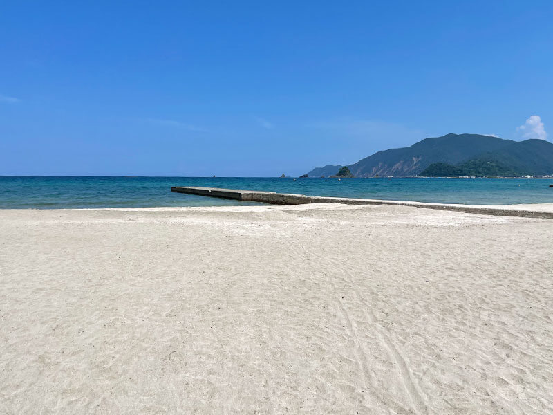 鳥居浜海水浴場を観光
