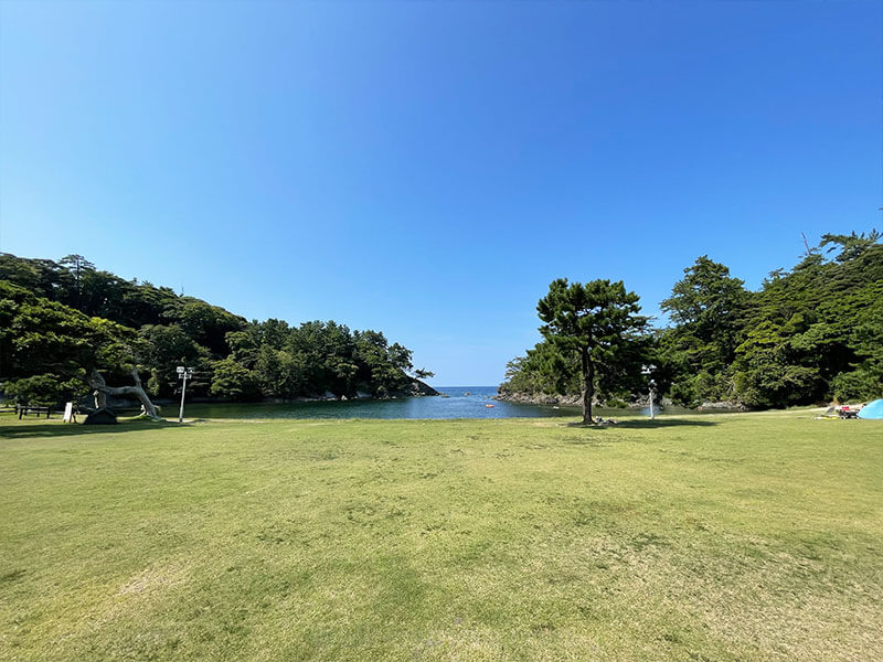 明鏡洞（城山公園）芝生広場の見どころ