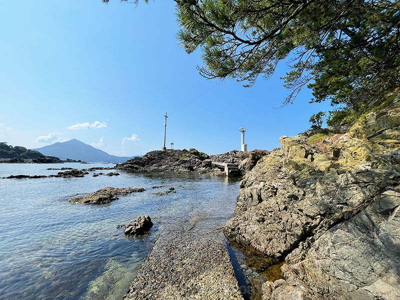 明鏡洞（城山公園） 若狭高浜港島堤灯台の見どころ