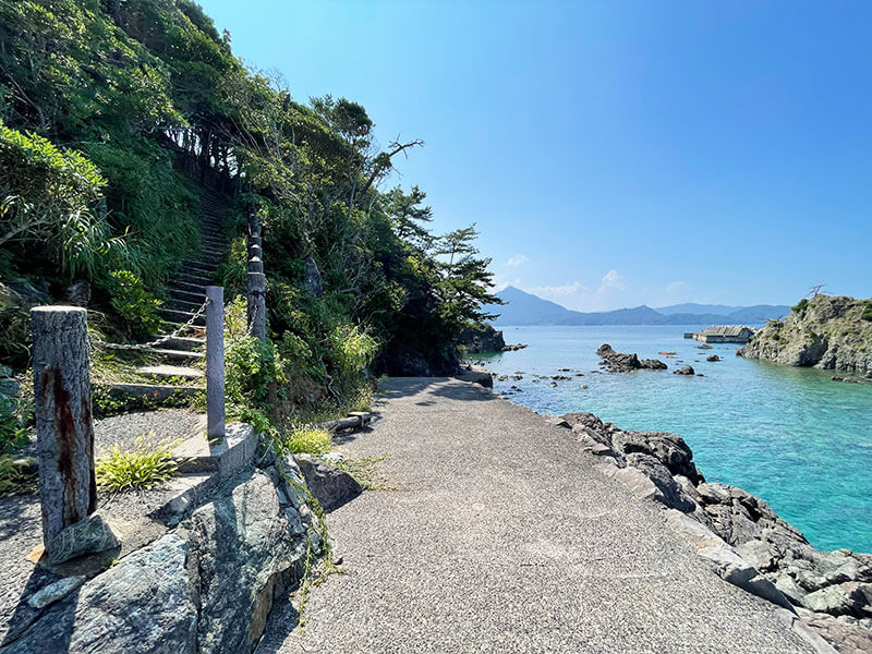 明鏡洞（城山公園）八穴を眺めながら散策