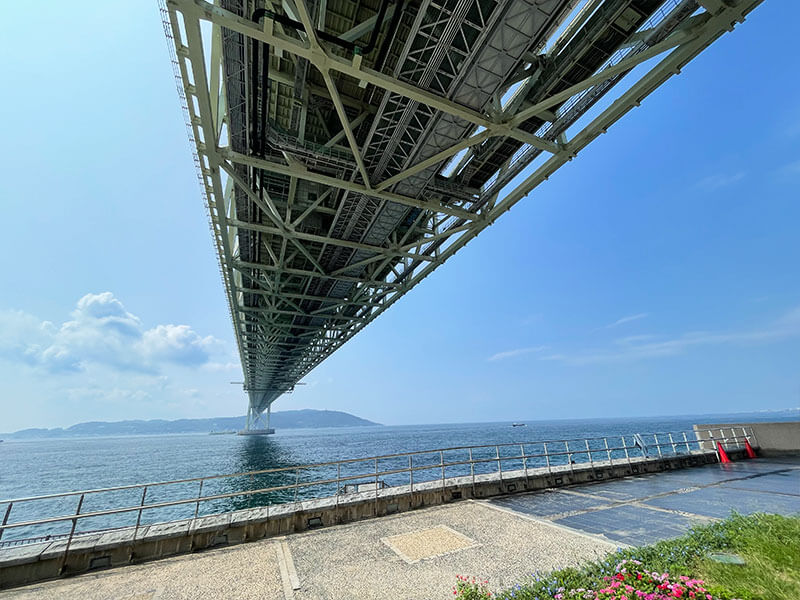 舞子駅から歩いて明石海峡大橋に到着